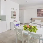 Alva 4*