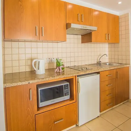 Alva Apartahotel 3*
