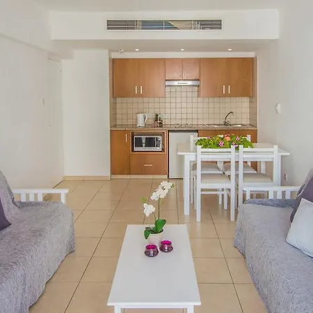 Alva Apartahotel Protaras