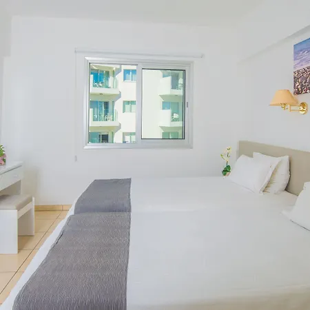 Alva Apartahotel 4*