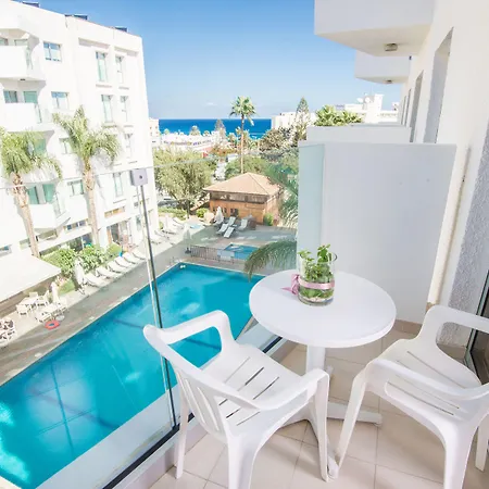 Alva アパートホテル プロタラス