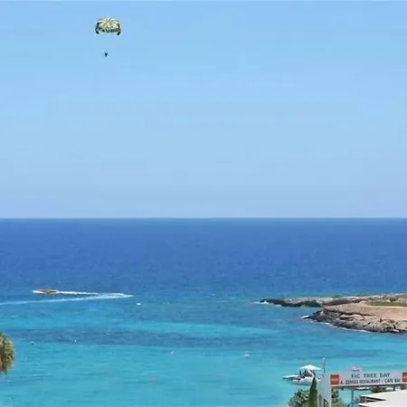 Alva Aparthotel 4*