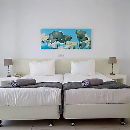 Alva Aparthotel 4*