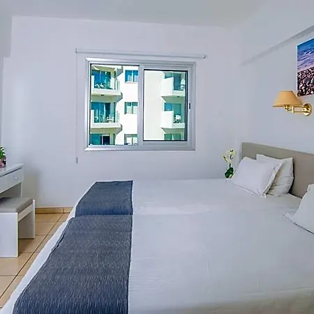 Alva Aparthotel 4*
