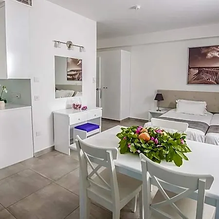 Alva Aparthotel Protaras