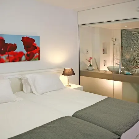 Alva Apartahotel 4*